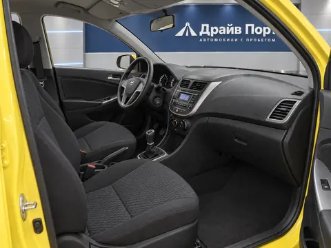 Hyundai Solaris 2014, салон
