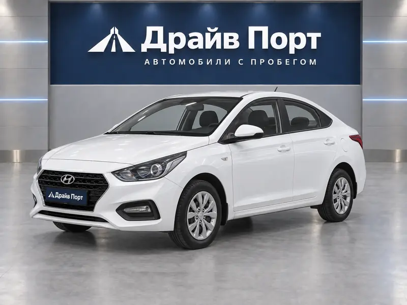 Hyundai Solaris 2019 — с пробегом, седан, белый, вид спереди