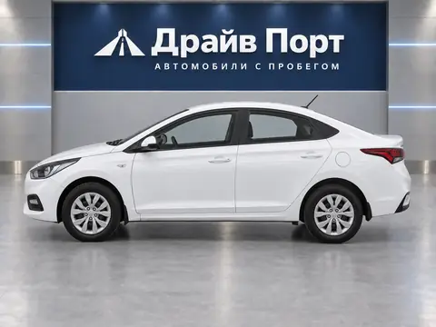 Hyundai Solaris 2019, вид сбоку