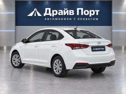 Hyundai Solaris 2019, вид сзади