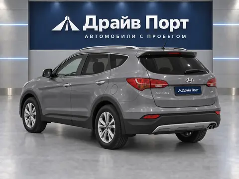 Hyundai Santa Fe 2015, вид сзади