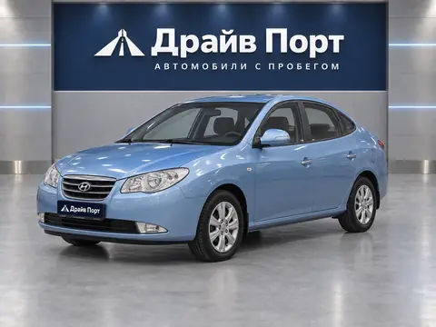 Hyundai Elantra 2011, вид спереди