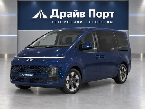 Hyundai Staria 2022, вид спереди