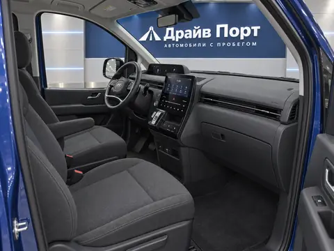 Hyundai Staria 2022, салон