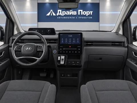 Hyundai Staria 2022, панель приборов