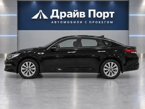Kia Optima 2017, вид сбоку