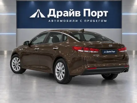 Kia Optima 2016, вид сзади