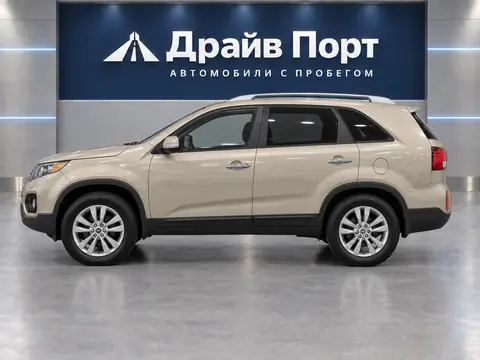 Kia Sorento 2013, вид сбоку