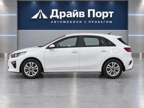 Kia Cee'd 2020, вид сбоку