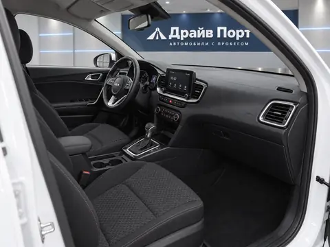 Kia Cee'd 2020, салон
