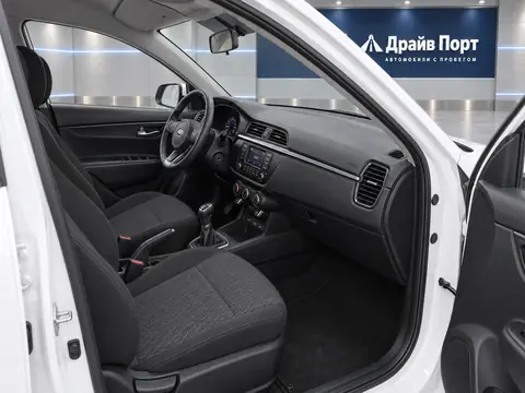 Kia Rio 2019, салон