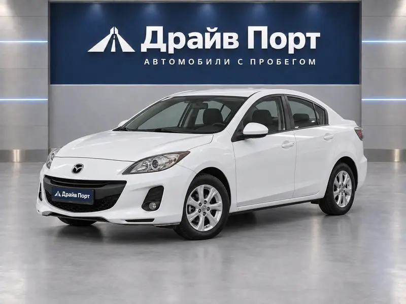 Mazda 3 2012 — с пробегом, седан, белый, вид спереди