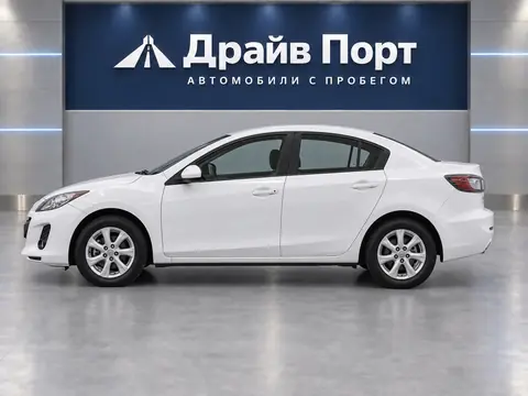 Mazda 3 2012, вид сбоку