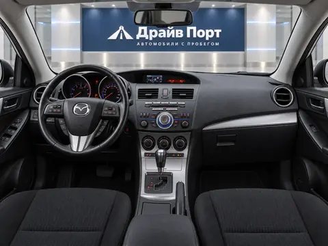 Mazda 3 2012, панель приборов