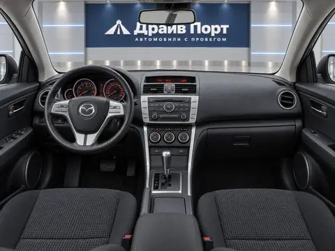 Mazda 6 2010, панель приборов