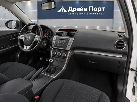 Mazda 6 2008, салон