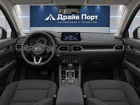 Mazda CX-5 2026, панель приборов