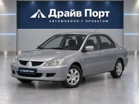 Mitsubishi Lancer 2004, вид спереди