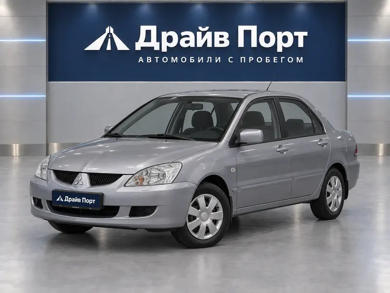 Mitsubishi Lancer 2004 — с пробегом, седан, серый, вид спереди