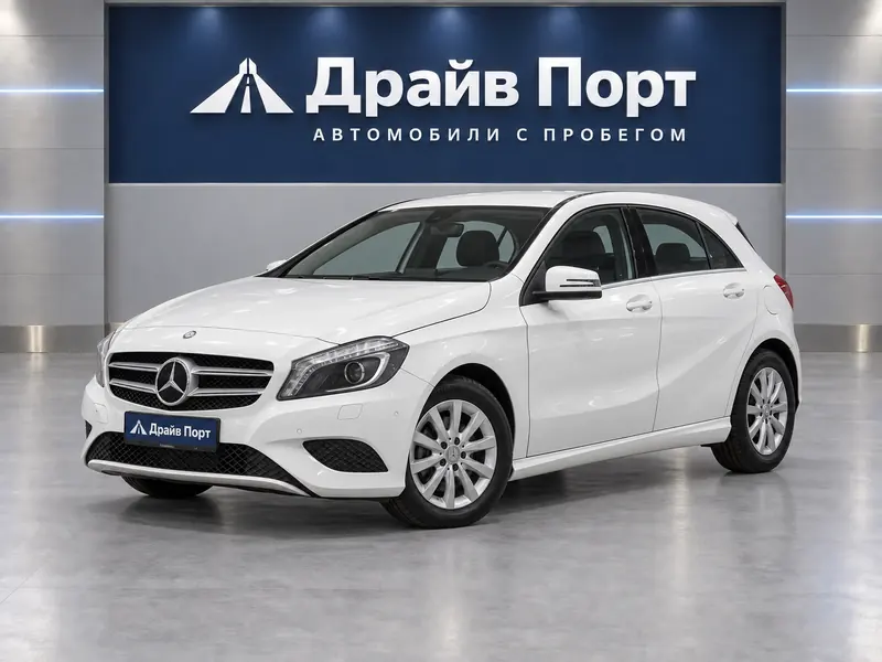 Mercedes-Benz A 180 2014 — с пробегом, хэтчбек, белый, вид спереди