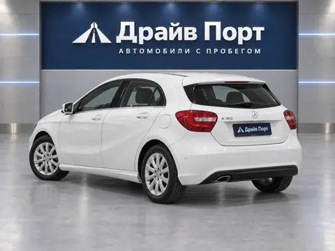 Mercedes-Benz A 180 2014, вид сзади