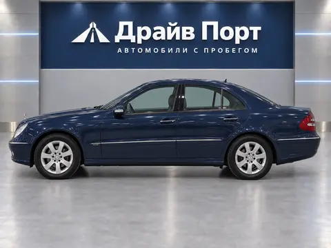 Mercedes-Benz E 220 CDI Elegance 2004, вид сбоку