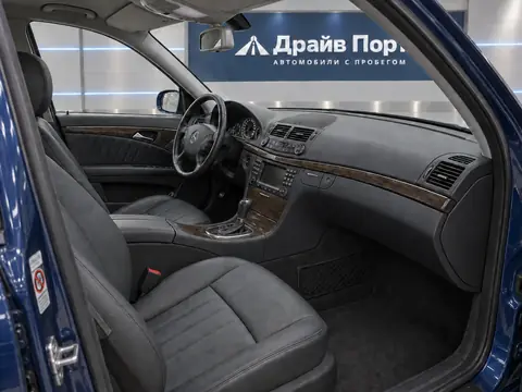 Mercedes-Benz E 220 CDI Elegance 2004, салон