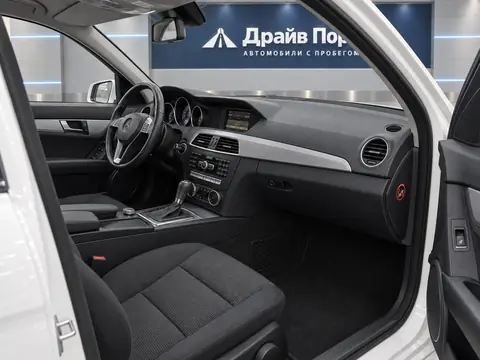 Mercedes-Benz C 180 2012, салон