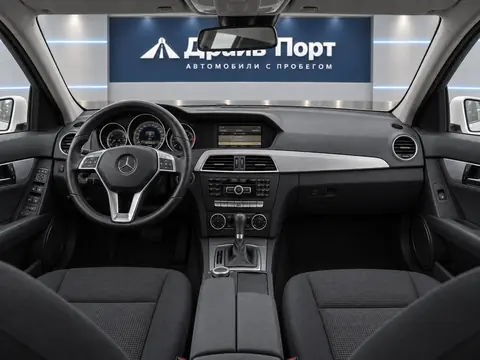 Mercedes-Benz C 180 2012, панель приборов
