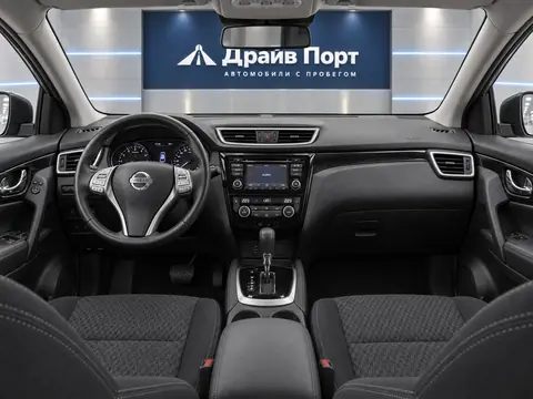 Nissan Qashqai 2018, панель приборов