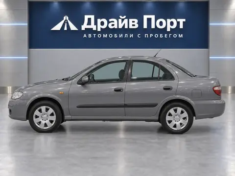 Nissan Almera 2005, вид сбоку