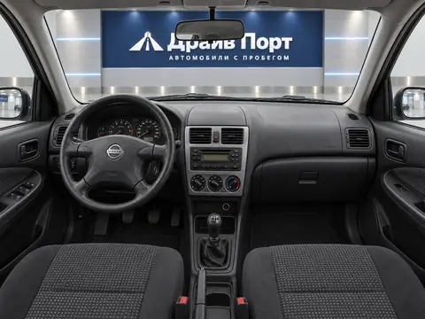 Nissan Almera 2005, панель приборов