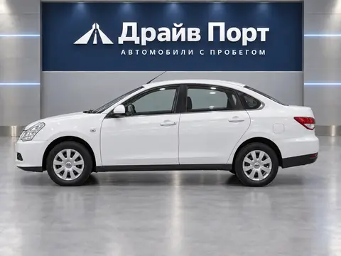 Nissan Almera 2013, вид сбоку