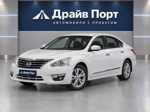 Nissan Teana 2015, вид спереди