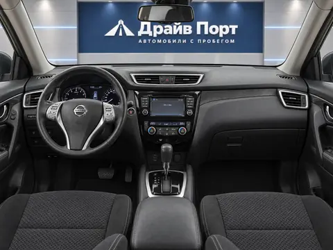 Nissan X-Trail 2015, панель приборов