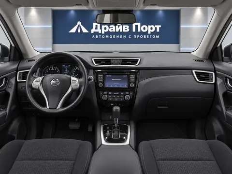 Nissan X-Trail 2018, панель приборов