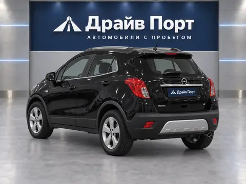 Opel Mokka 2013, вид сзади