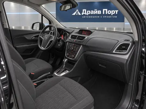 Opel Mokka 2013, салон