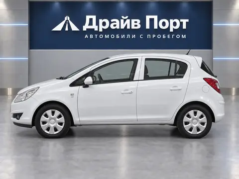 Opel Corsa 2010, вид сбоку
