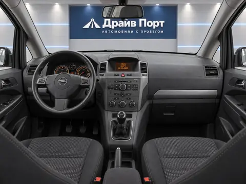 Opel Zafira 2013, панель приборов