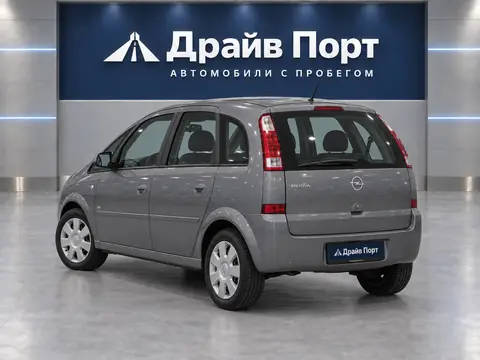 Opel Meriva 2004, вид сзади