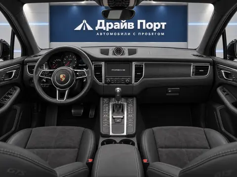 Porsche Macan GTS 2016, панель приборов