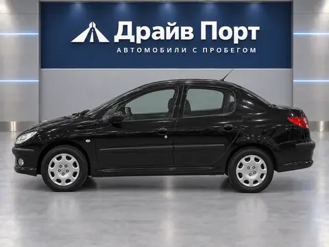 Peugeot 206 2009, вид сбоку