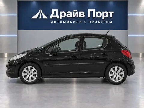 Peugeot 207 2008, вид сбоку