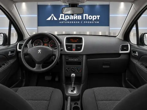 Peugeot 207 2008, панель приборов