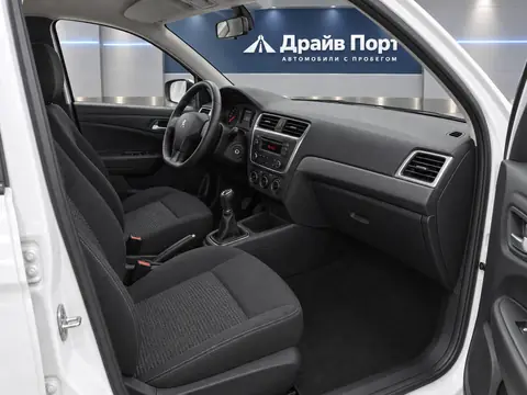 Peugeot 301 2013, салон