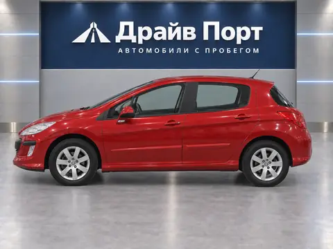 Peugeot 308 2009, вид сбоку