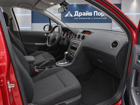 Peugeot 308 2009, салон