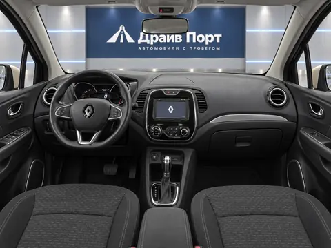 Renault Kaptur 2018, панель приборов
