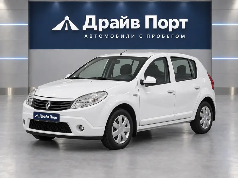 Renault Sandero 2011 — с пробегом, хэтчбек, белый, вид спереди